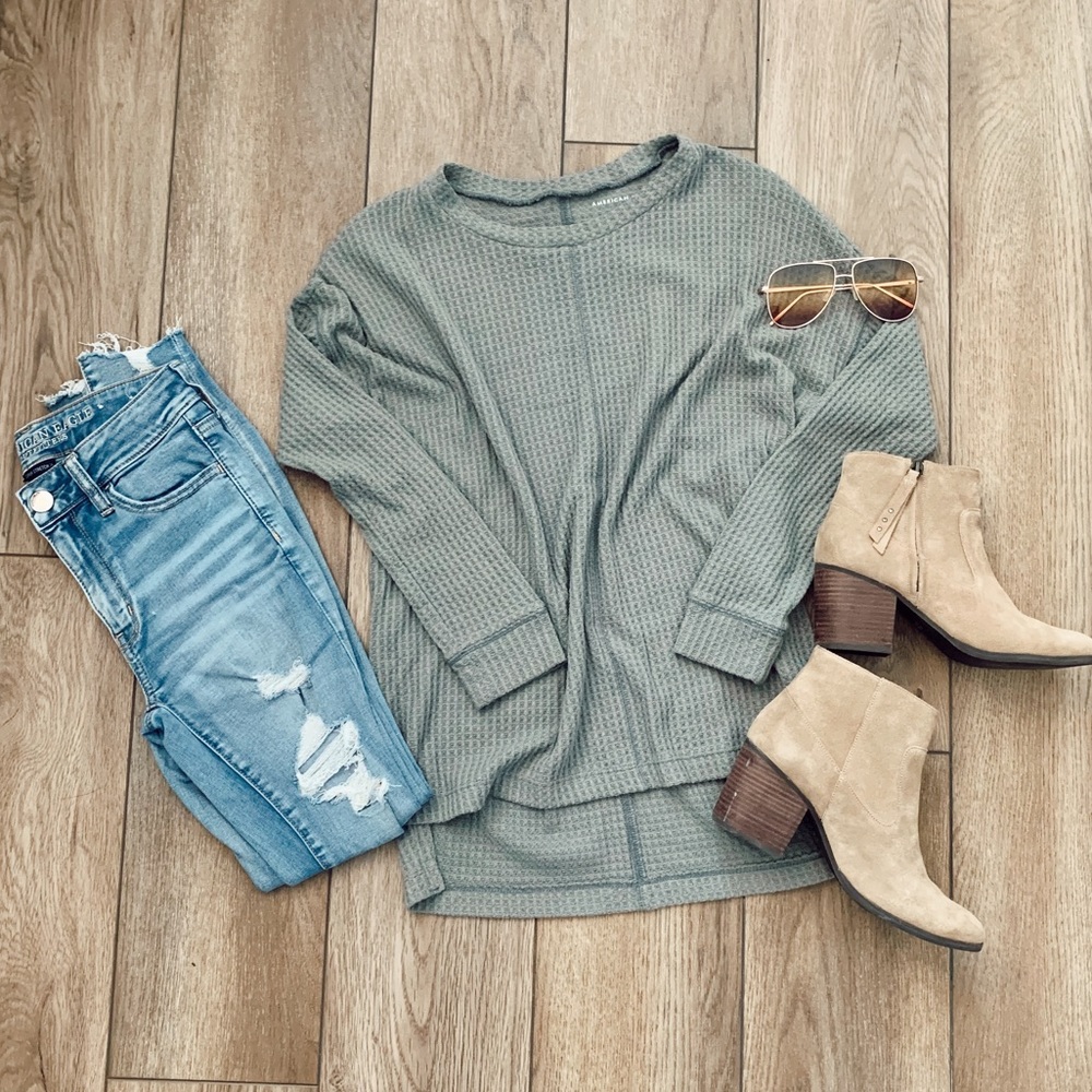 American Eagle long sleeve tee